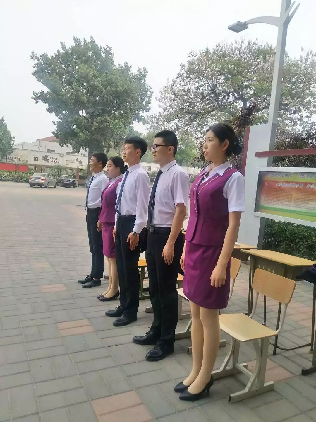 學校禮儀隊 行為的榜樣，顏值的擔當，餐廳服務的典范